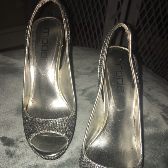 Silver Backless Moda Spana Heels! - Picture 3 of 3